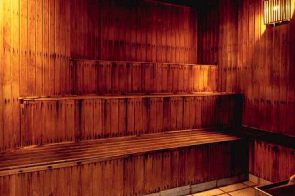 Ape Bienal Suits, Arrumacao, Manobrista E Piscina *