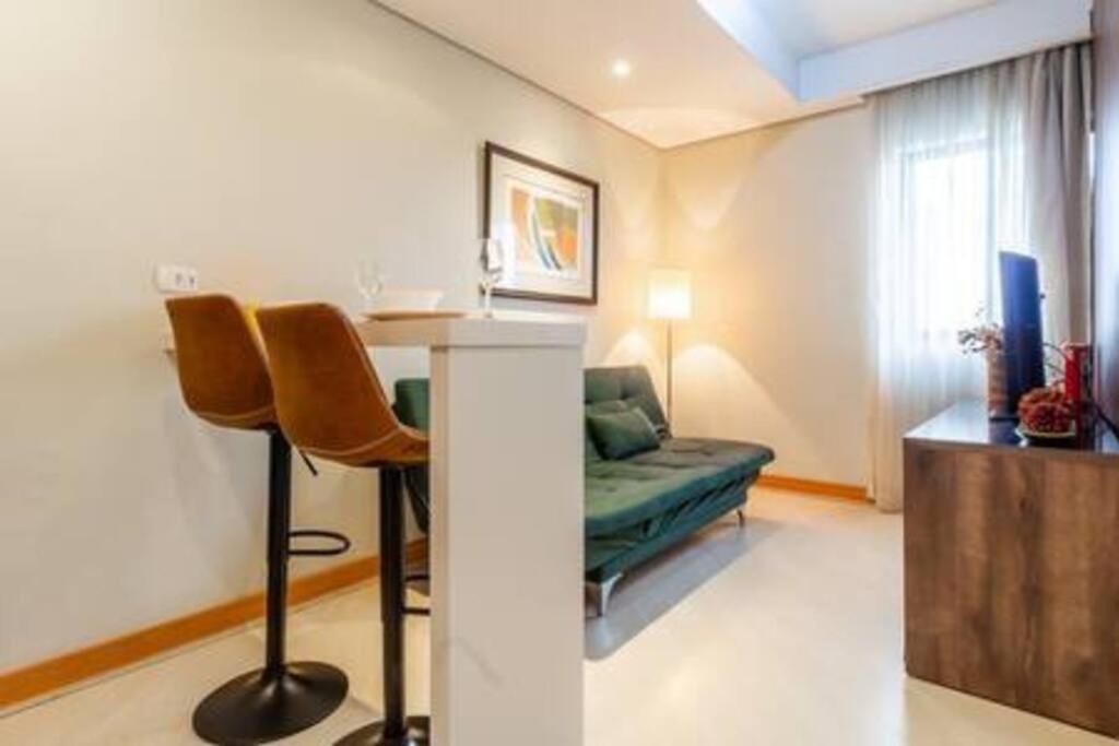 Apartamento Ape Bienal Suits, Arrumacao, Manobrista E Piscina *