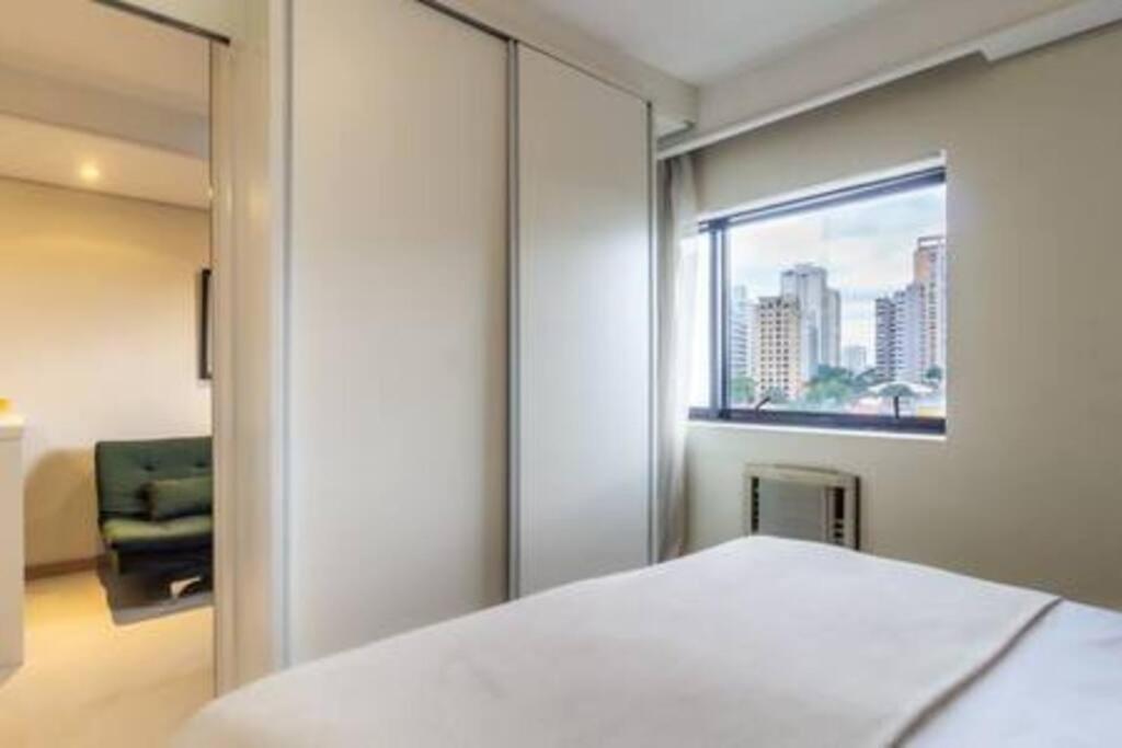 Ape Bienal Suits, Arrumacao, Manobrista E Piscina * São Paulo