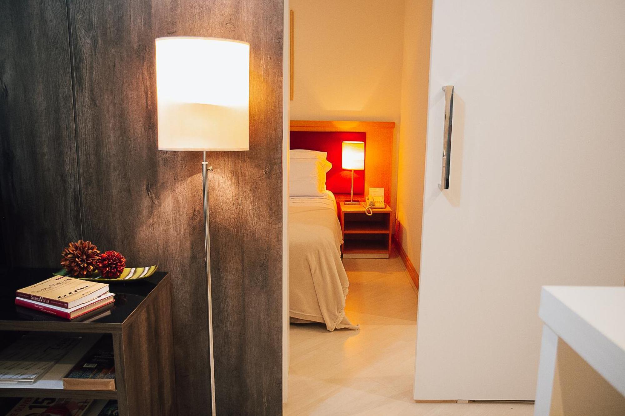 Ape Bienal Suits, Arrumacao, Manobrista E Piscina Apartamento